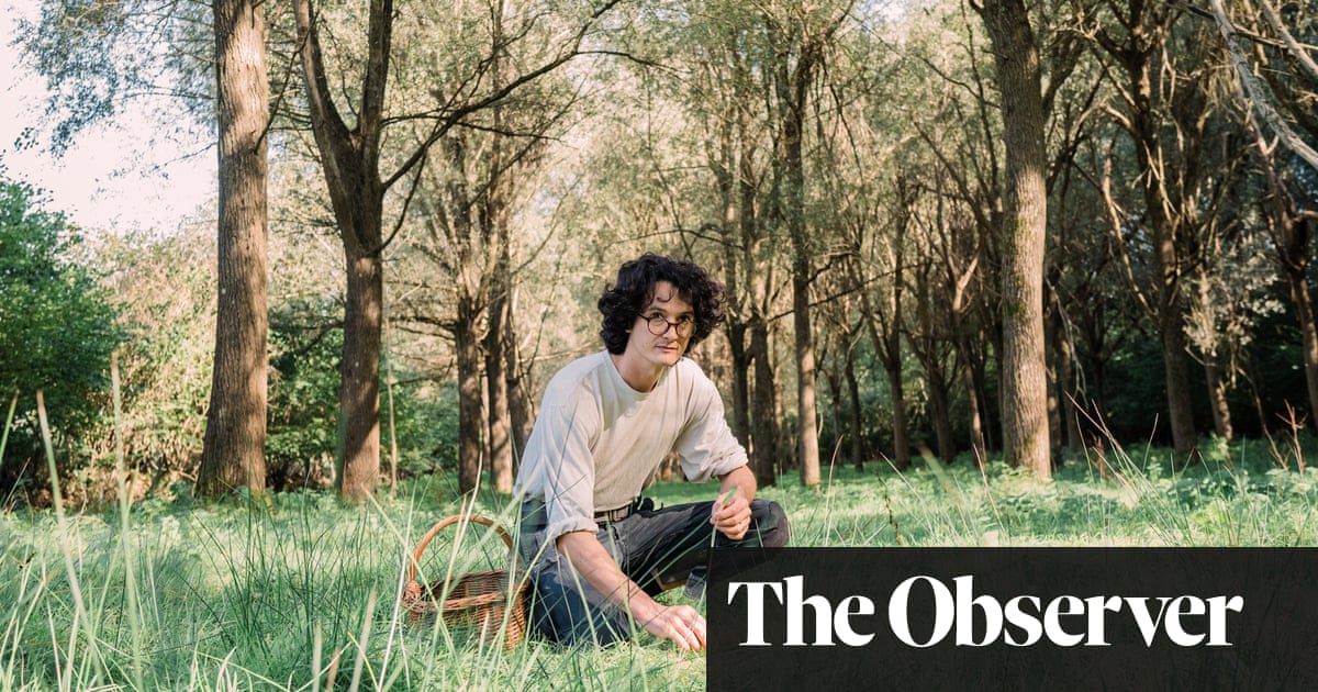 ‘I slow-cooked the fox overnight’: my day living on foraged food ...