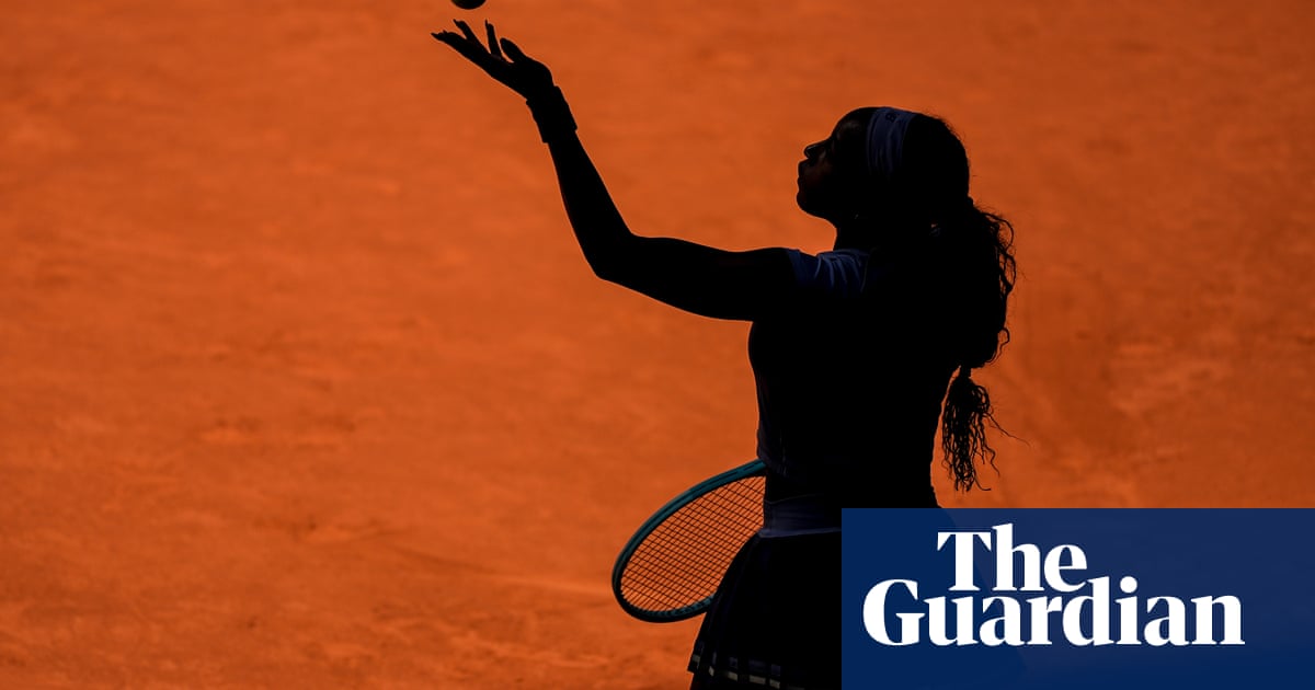 Andreeva and Gauff advance before Spain power outage halts play