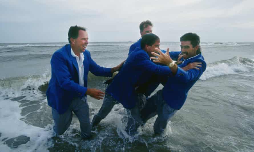 When one Bernhard Langer putt decided the Ryder Cup 30 years ago | Ryder Cup 1 Mark O’Meara and Payne Stewart look on as captain Dave Stockton pushes Corey Pavin into the water as the USA celebrate their victory on the beach.