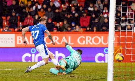 Rangers’ Scott Arfield slots home to put the visitors back on level terms.