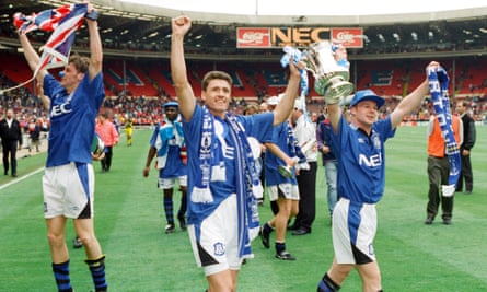 Everton celebrate their 1995 FA Cup final victory over Manchester United at Wembley