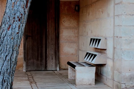 The tiled concrete seat, above, at Jørn Utzon’s home in Mallorca, described by McNamara and Farrell as a ‘word of greeting’.