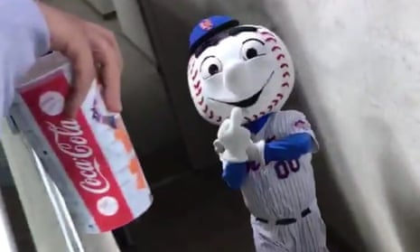 The Mets broadcasters loved this young fan's homemade papier mache Mr. Met  costume