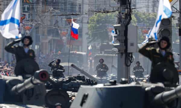 Un défilé militaire du jour de la Victoire à Kaliningrad marquant l'anniversaire de la fin de la Seconde Guerre mondiale.
