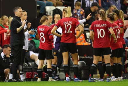 Marc Skinner instructs his players in a Champions League tie against Brann in September 2025