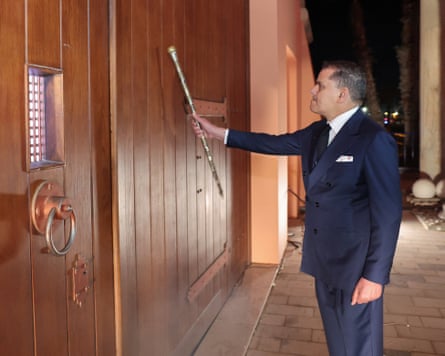 Dbeibah knocks on the museum door.