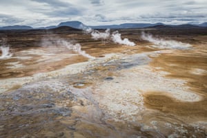 Um dos maiores campos geotérmicos da Islândia, Námafjall / Hverir