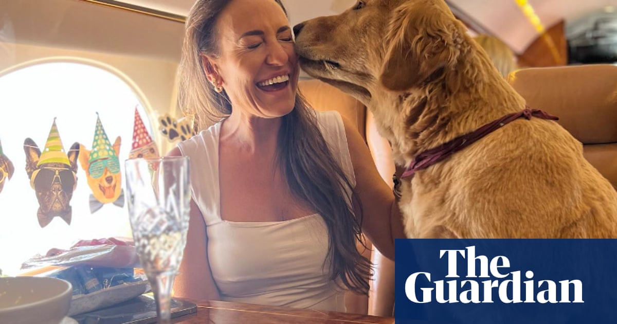 Private jet service for rich dog owners condemned by climate campaigners