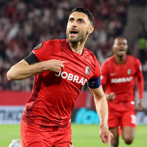 वॉटकिंस ने बोलोग्ना को दंडित करने के लिए दोगुना प्रयास किया और एस्टन विला को ड्राइविंग सीट पर बैठा दिया