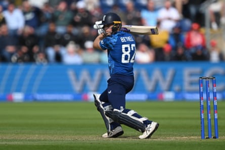 Jacob Bethell batting for England.