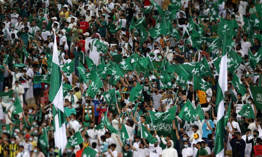 مشجعو السعودية في تصفيات كأس العالم ضد اليابان في جدة الشهر الجاري.
