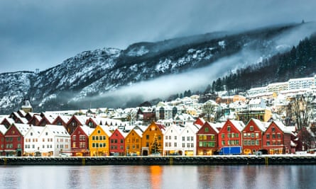 منازل على جانب الميناء في بيرغن، النرويج