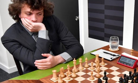 Carlsen, Niemann bury chess hatchet, world No 1 'willing to play