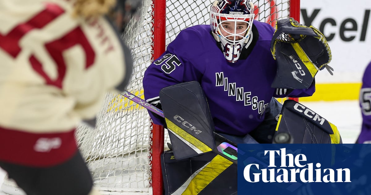 Зумвинкъл отбелязва исторически хеттрик при победата на Минесота с 3 0PWHL