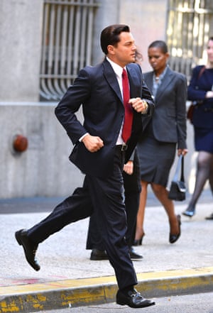 Leonardo DiCaprio dalam sepatunya a.