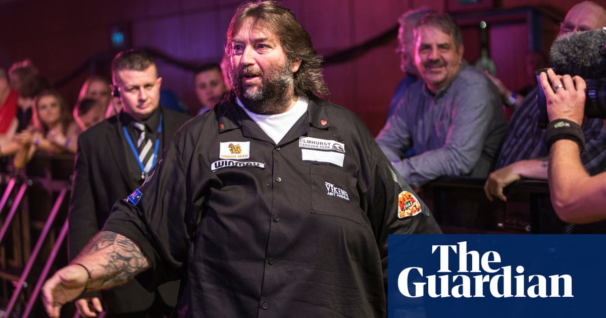 Andy Fordham, former BDO world darts champion, dies at age of 59