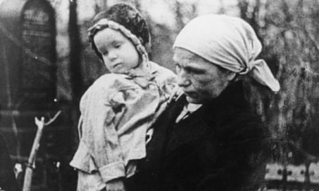 A woman and child in Leningrad during the siege