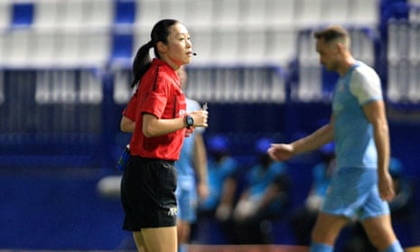 Yoshimi Yamashita referees in the Asian Champions League.