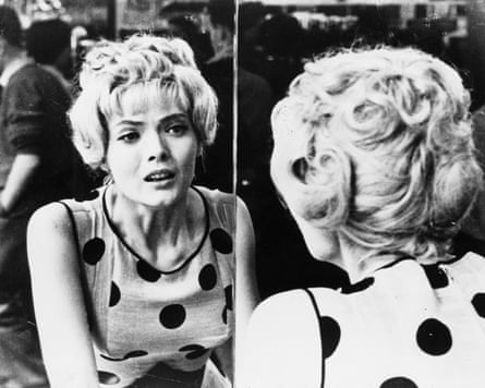 Florence (Corinne Marchand) stars in Cléo from 5 to 7.
