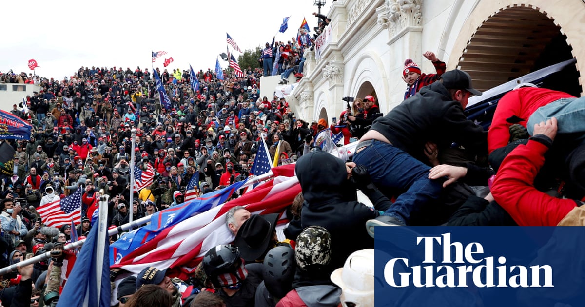 Бившият президент каза че ще помилва осъдените за насилие възпрепятстване