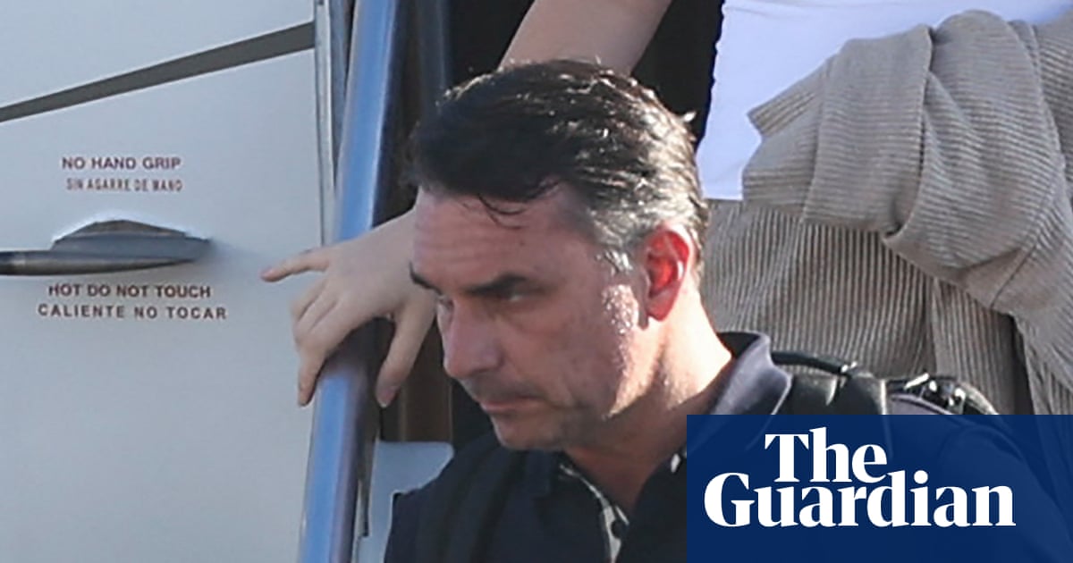 Flávio Bolsonaro claims to be Brazil’s ‘true president’ after fleeing to Miami