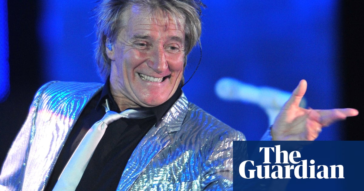 Rod Stewart Faces Glastonbury Absence Amid Health Concerns