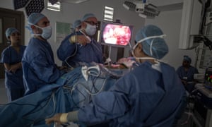 A kidney from a living donor is removed with keyhole surgery at the Royal London Hospital, Whitechapel.