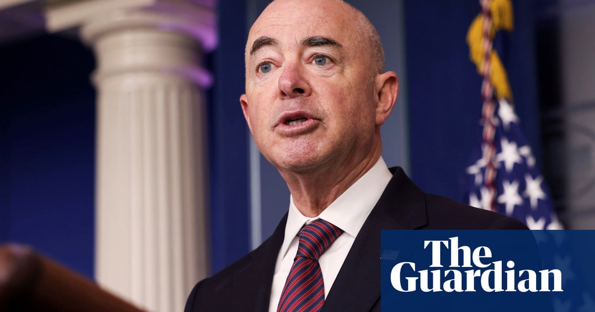 Републиканците критикуваха справянето на Алехандро Майоркас с безпрецедентната криза на