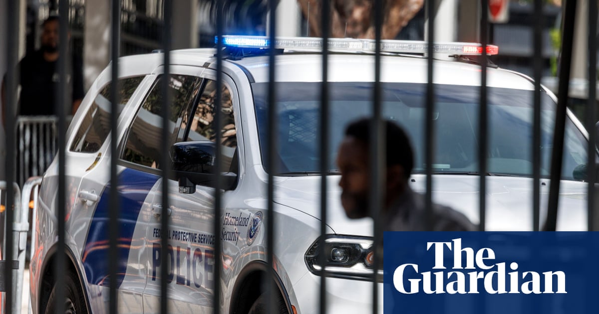 US judge says Trump officials can’t ban surprise lawmaker visits to ICE facilities