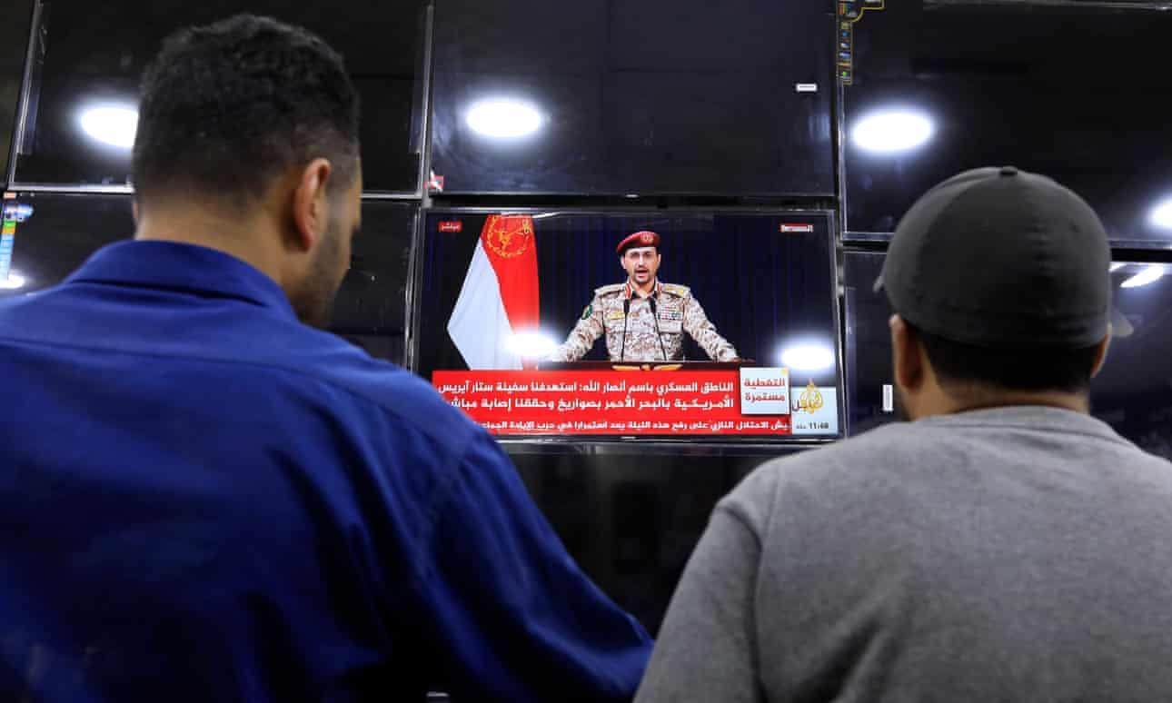 Los hutíes atacan barco de granos con destino a Irán en primer ataque en el Mar Rojo en seis días.