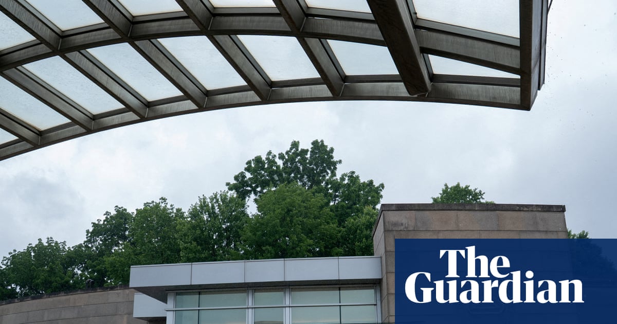 NIH headquarters, where ‘advancing science’ now means banning the science that actually works because Trump’s base got mad on Facebook.