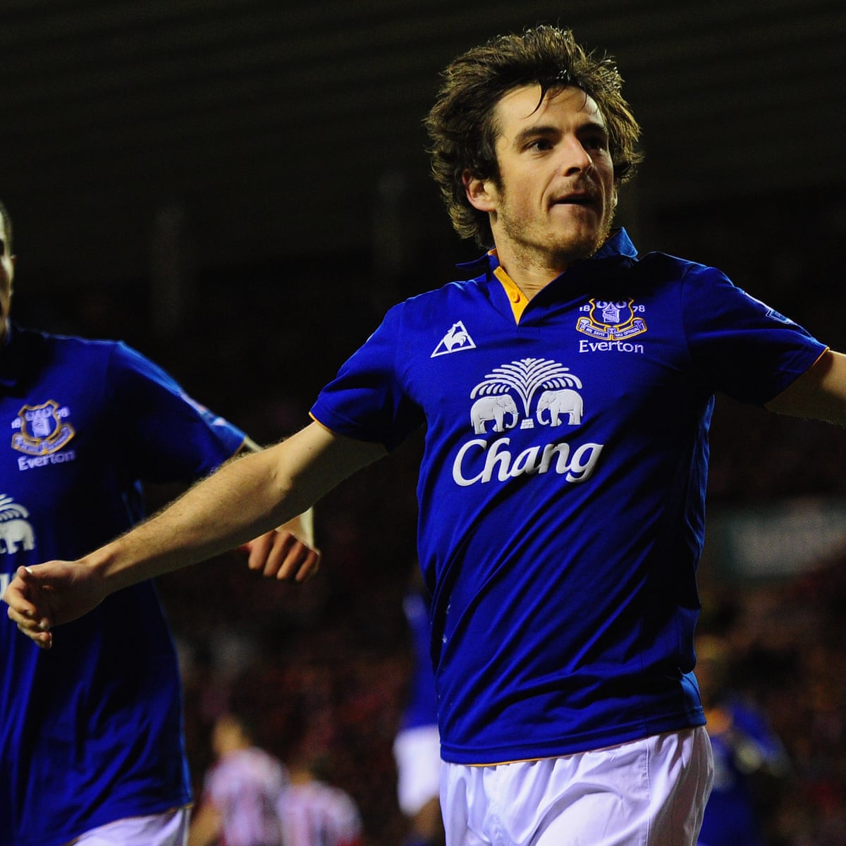 Leighton Baines The Ego Free Evertonian Retires On His Own Unselfish Terms Everton The Guardian