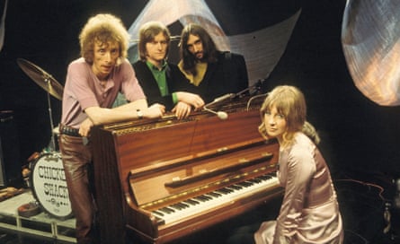 Christine Perfect au piano en 1968 avec Chicken Shack.