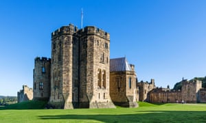 Outer Bailey looking towards State Rooms, Alnwick Castle (location of Hogwarts School in Harry Potter films), Northumberland, UK