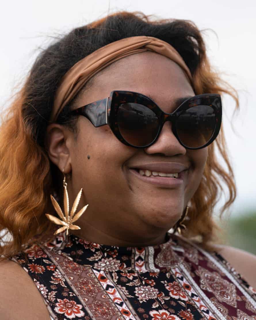 Paige Lightner aus Altoona, Pennsylvania, stellt mit ihrem Geschäft Pa'je's Potions CBD-getränkte Getränke her und hofft, in den nächsten Jahren einen Stand auf dem Festival zu bekommen.