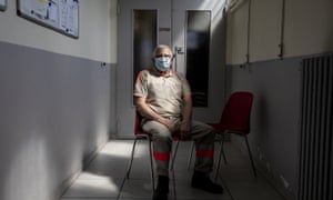 Coronavirus live news: NZ reports first community case in 8 months, US expected to introduce booster shots 1 Roger Fontaine, the president of the Red Cross in Seine-Saint-Denis, said the goal was to bring to bring the vaccine into the community.