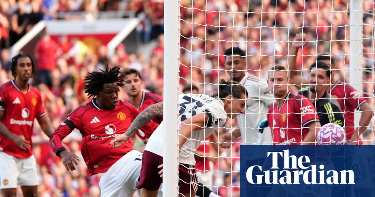 Calafiori strikes after goalkeeper's error as Arsenal grind to win at Manchester United