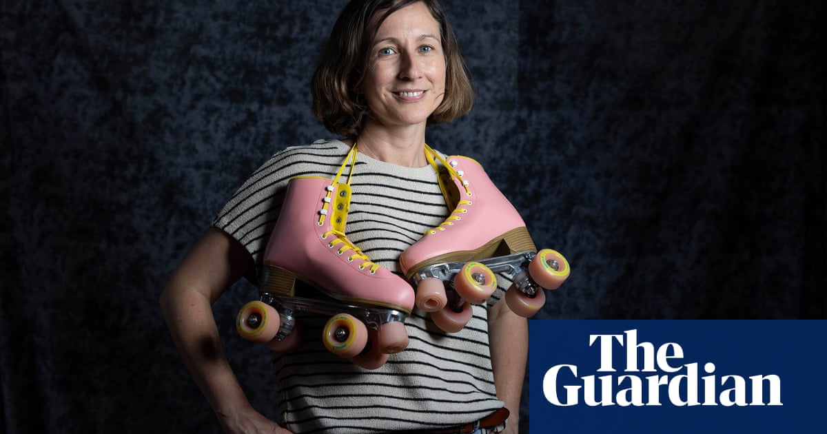Five Great Reads: Guinness World Record holders, posing nude and 'extreme literary vandalism'
