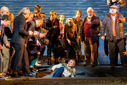 Maria Bengtsson (Ellen Orford) in surrounded by a crowd in Peter Grimes.
