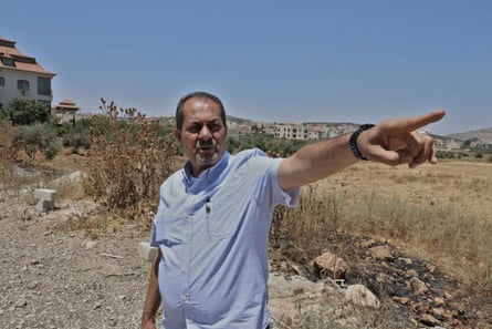 Yaser Alkam pointing