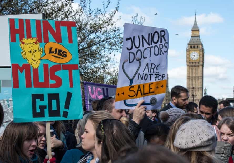 Junior doctors striking outside St Thomas’ hospital, London, in April 2016.