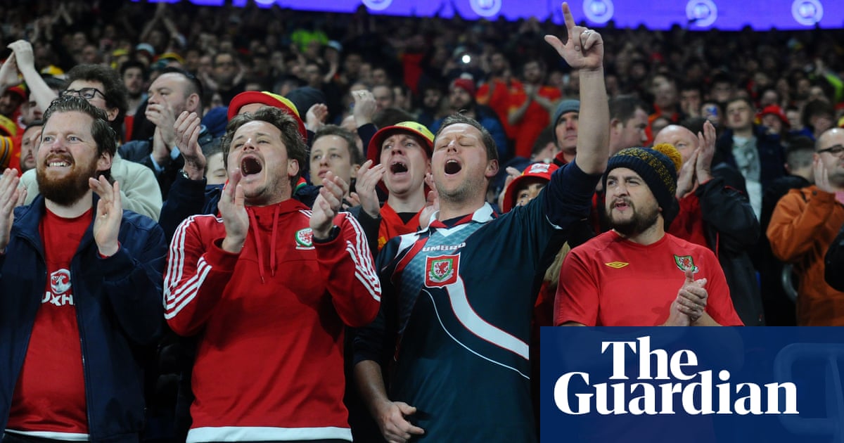 Wales’ World Cup dream and Stockport’s FA Cup magic – Football Weekly Extra