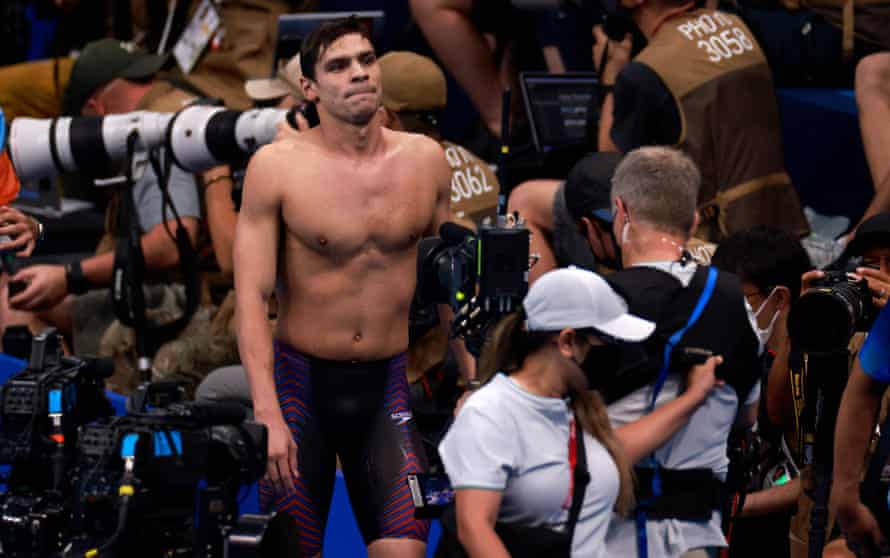 Evgeny Rylov est le centre d'attention après avoir remporté la finale du 200 m dos hommes