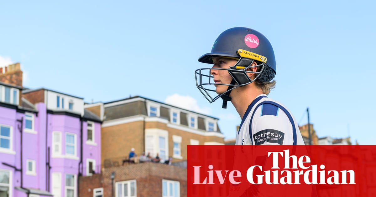 Nottinghamshire v Somerset, Yorkshire v Warwickshire, and more: county cricket, day two – live
