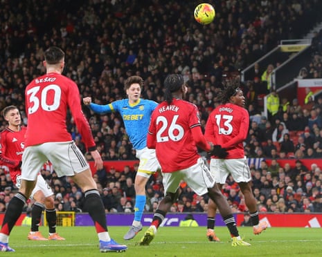 Krejci grabs point for Wolves as Manchester United continue to flounder | Premier League | The Guardian