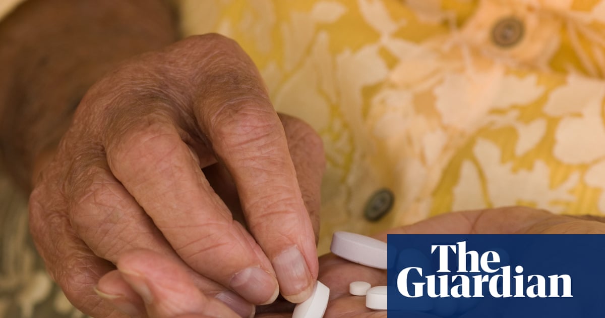 Statins can safely cut risk of heart attacks or strokes in healthy people aged over 70, world-first clinical trial shows