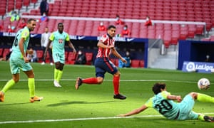 Luis Suárez, who Barcelona have paid Atlético Madrid to take from them, scores on his debut.