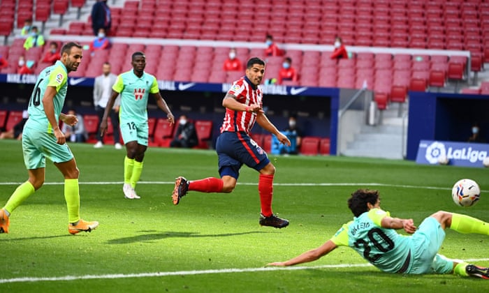 Barcelona S Transfer Blunders Bite Back On Dreadful Deadline Day Sid Lowe Football The Guardian