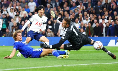 Son Heung-min scores the sixth goal for Spurs against Leicester.