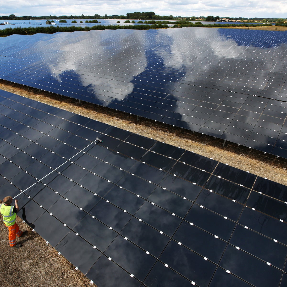 Historic Breakthrough Norway S Giant Oil Fund Dives Into Renewables Environment The Guardian